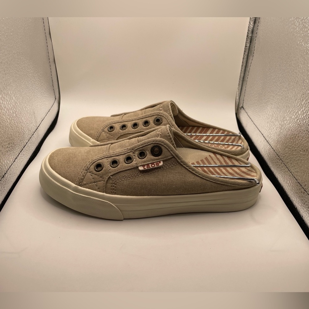 Taos Footwear Tan Mules
